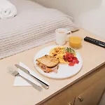 Forenom بيت شباب